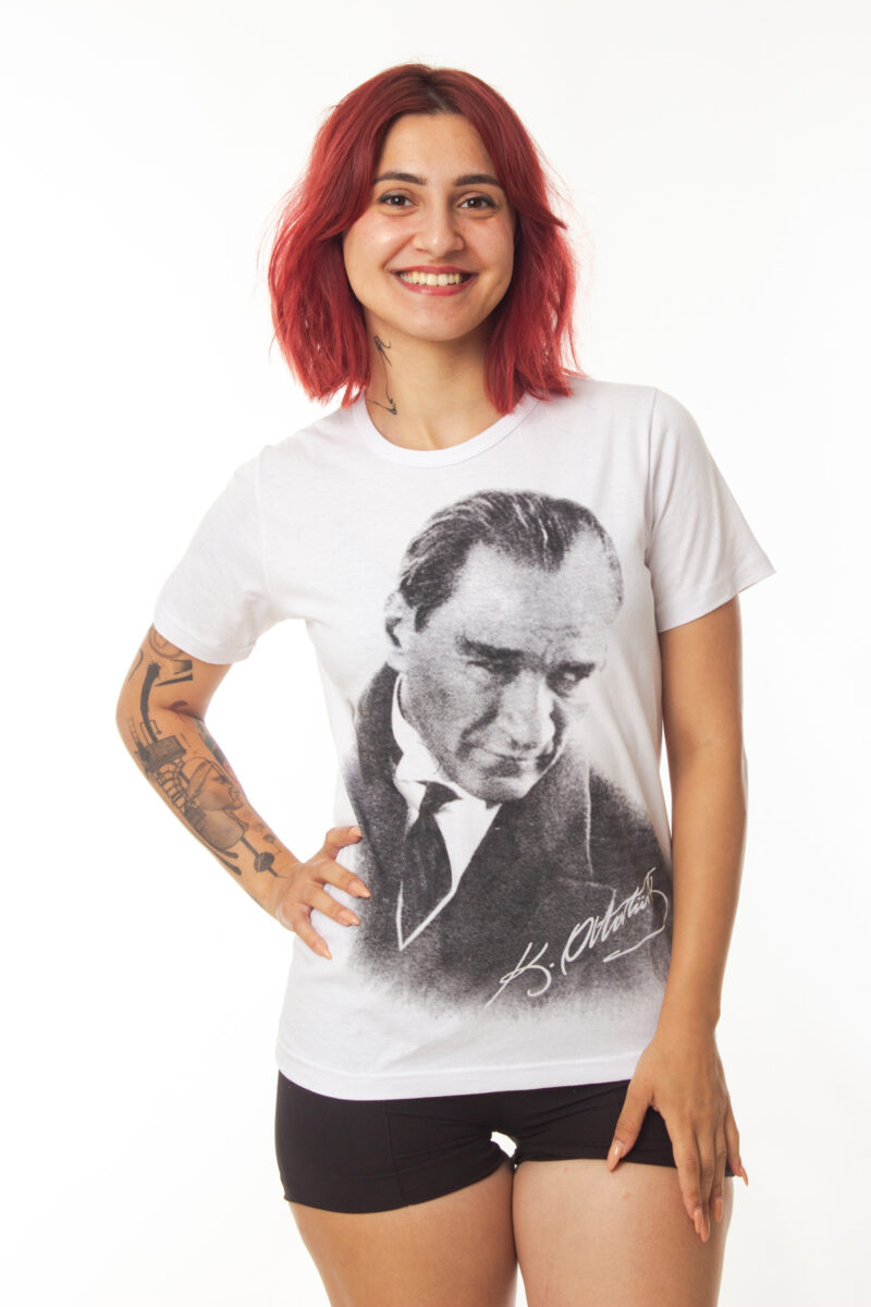 Kısa Kollu Dijital Baskılı Beyaz Siyah Atatürk Resimli imzalı Çocuk T-shirt - Görsel 4