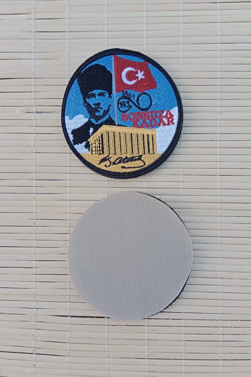 Mustafa Kemal Atatürk Resimli imzalı Sonsuza Kadar Yazılı Anıtkabir Nakış işlemeli Dalgalanan Bayrak Arma Patch Peç - Görsel 2